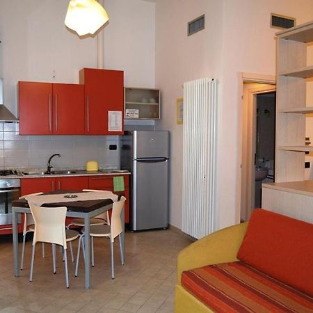 Oasi Del Mare Aparthotel Tirrenia Exteriör bild