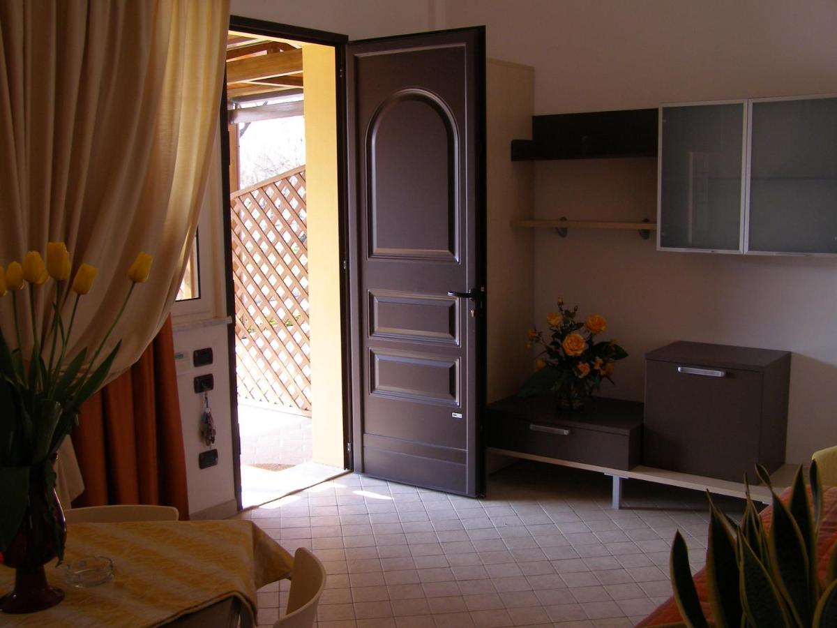 Oasi Del Mare Aparthotel Tirrenia Exteriör bild