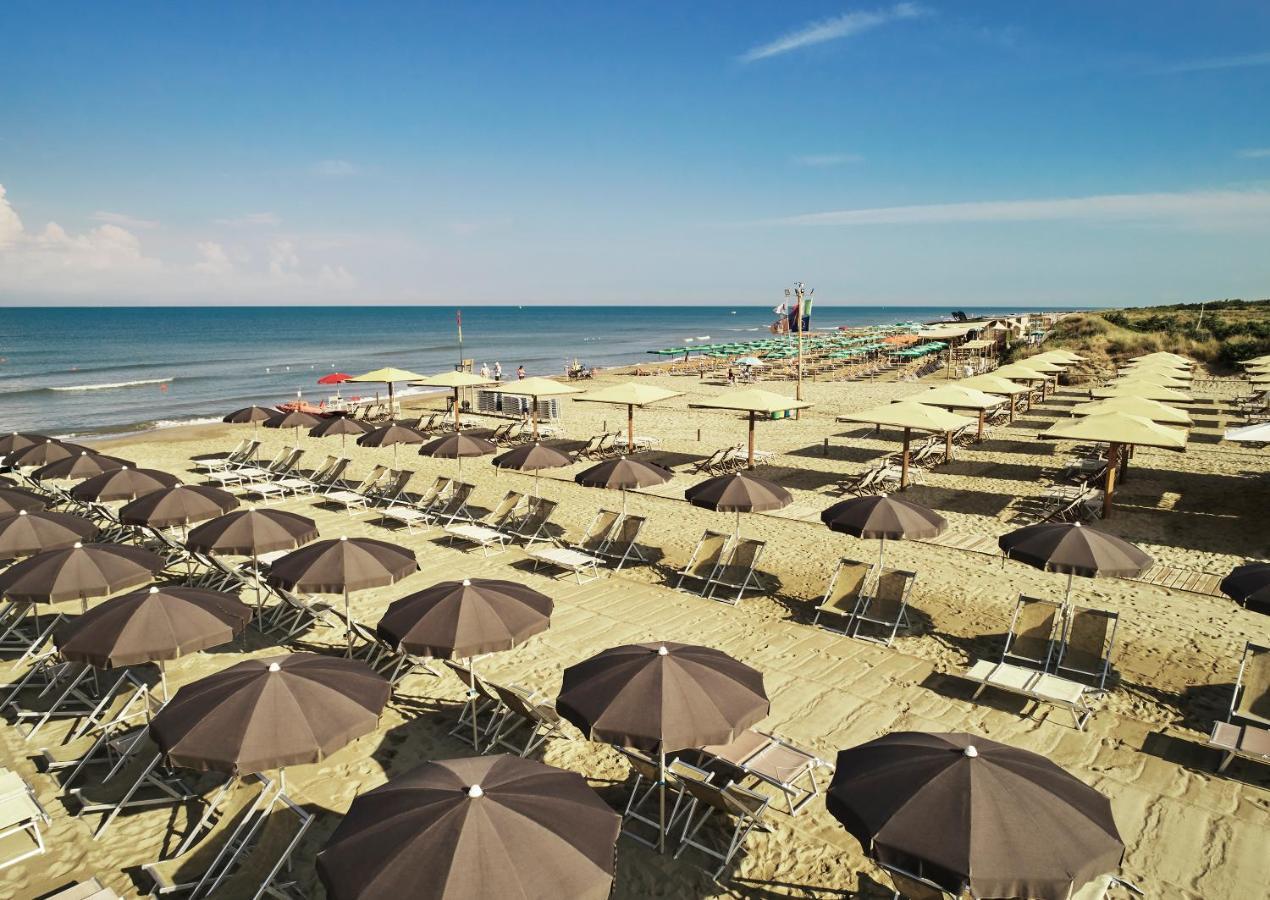Oasi Del Mare Aparthotel Tirrenia Exteriör bild